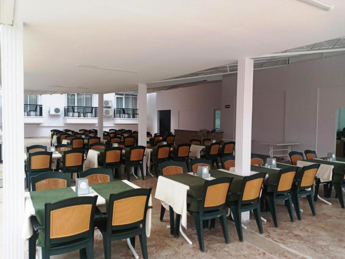 Malibu Resort 凯梅尔 外观 照片